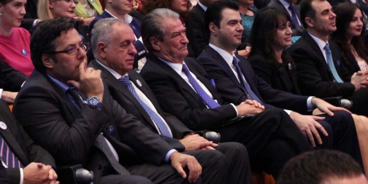 Kryetari i PD, Lulzim Basha, ish kryeministri Sali Berisha, deputetet Edi Paloka, Tritan Shehu dhe Eduard Selami, gjate celjes se punimeve te Kuvendit Kombetar te Partise Demokratike, ku marrin pjese 7500 delegate qe perfaqesojnë 101 mije anetare te PD nga e gjithe Shqiperia./r/n/r/nLeader of the Democratic Party Lulzim Basha, Lawmakers, Sali Berisha, Edi Paloka, Tritan Shehu and Eduard Selami, during National Assembly of Democratic Party.